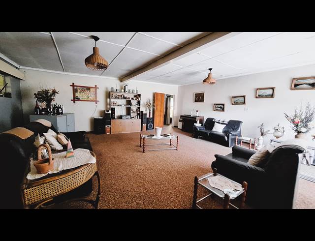 2.30HA SMALLHOLDING FOR SALE IN THEOVILLE